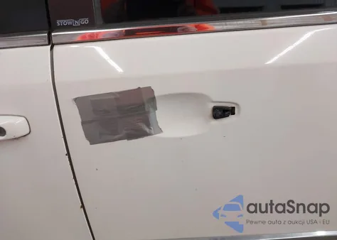 2010 Chrysler Town & Country Touring из США, поврежденный, VIN 2A4RR5D15AR212357